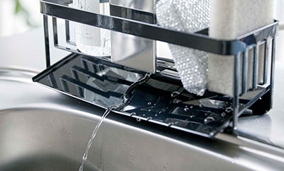 tower 水が流れるスポンジ&ボトルホルダー